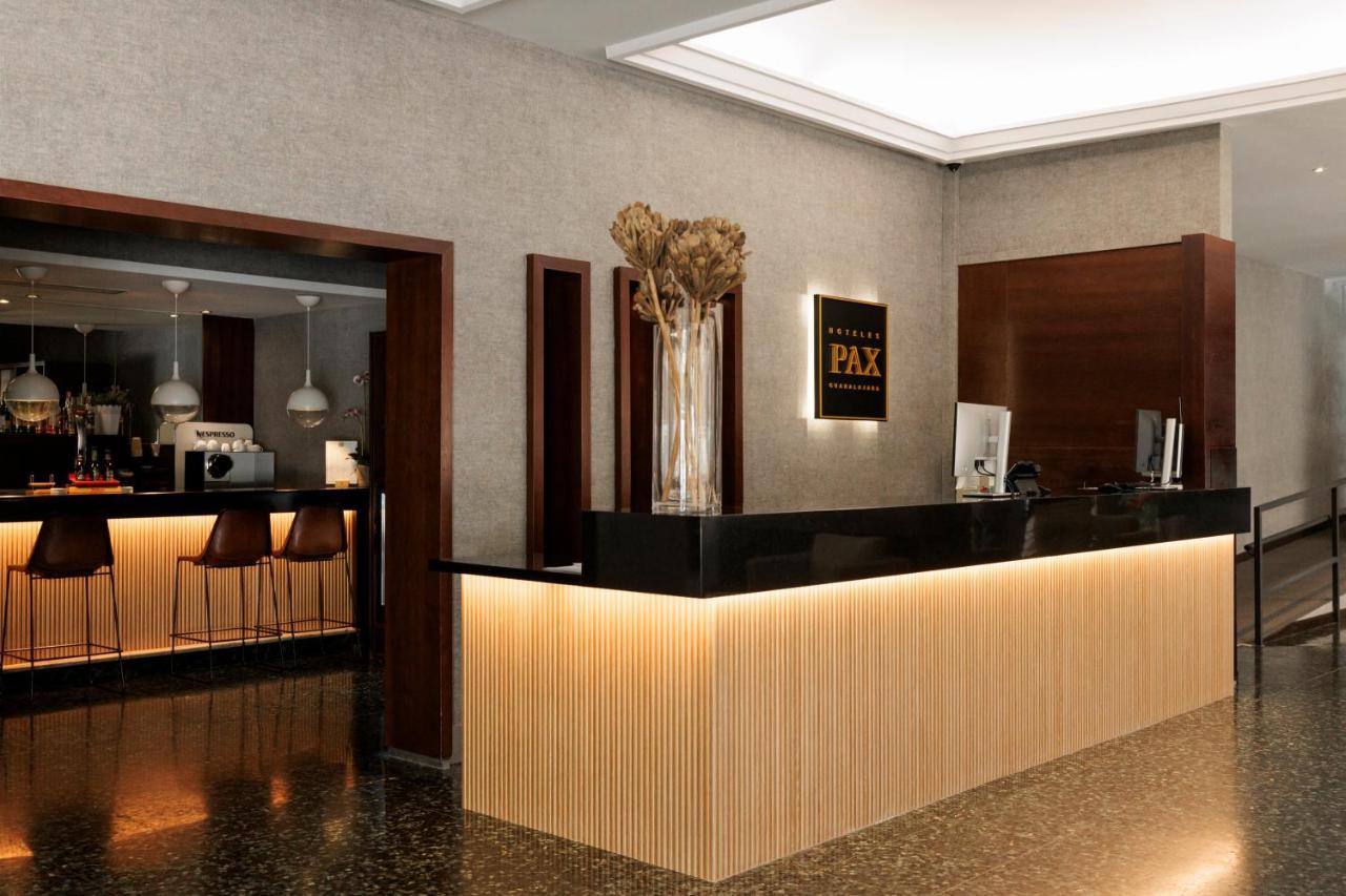 Hotel Pax グアダラハラ エクステリア 写真