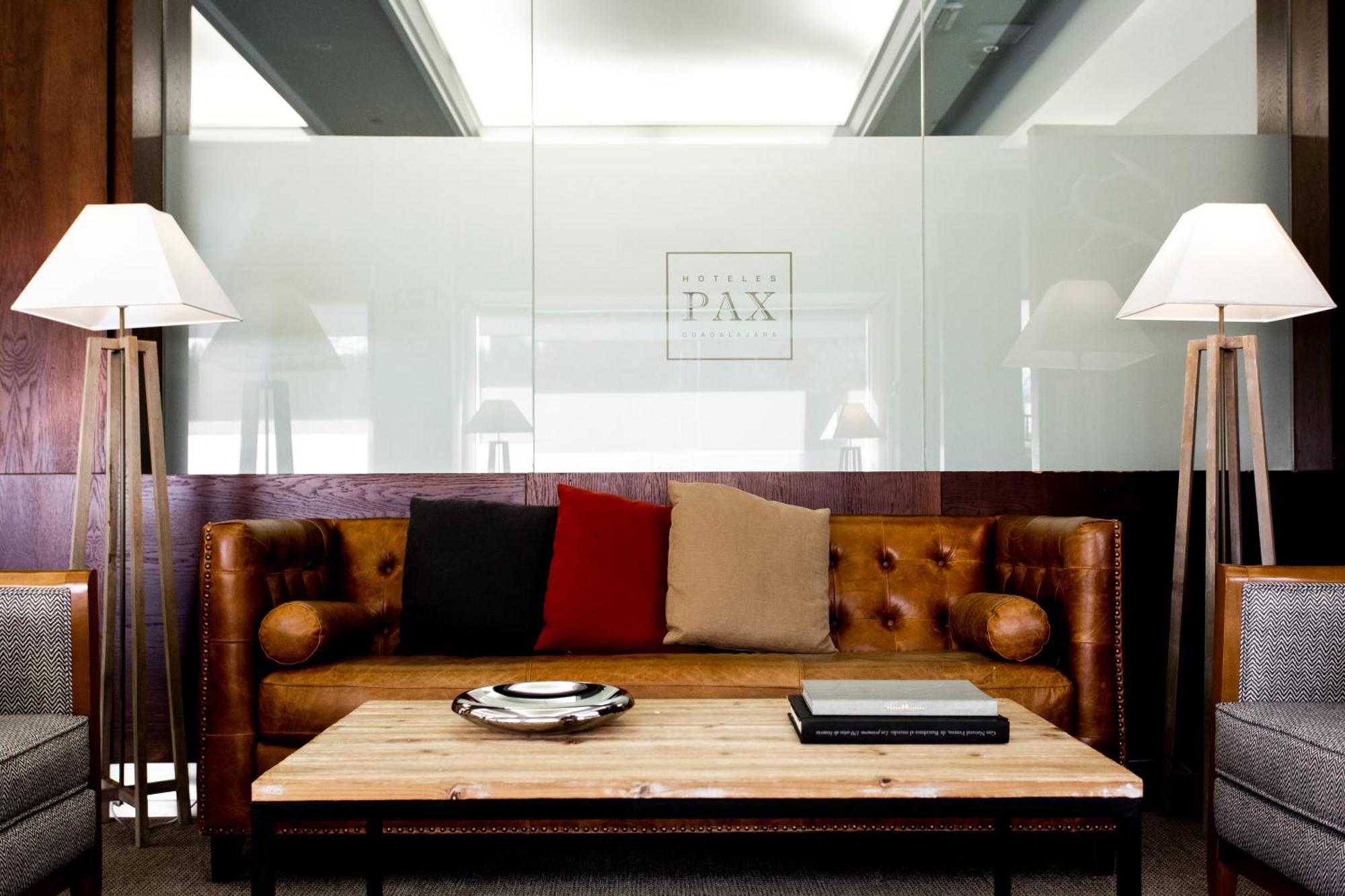 Hotel Pax グアダラハラ エクステリア 写真